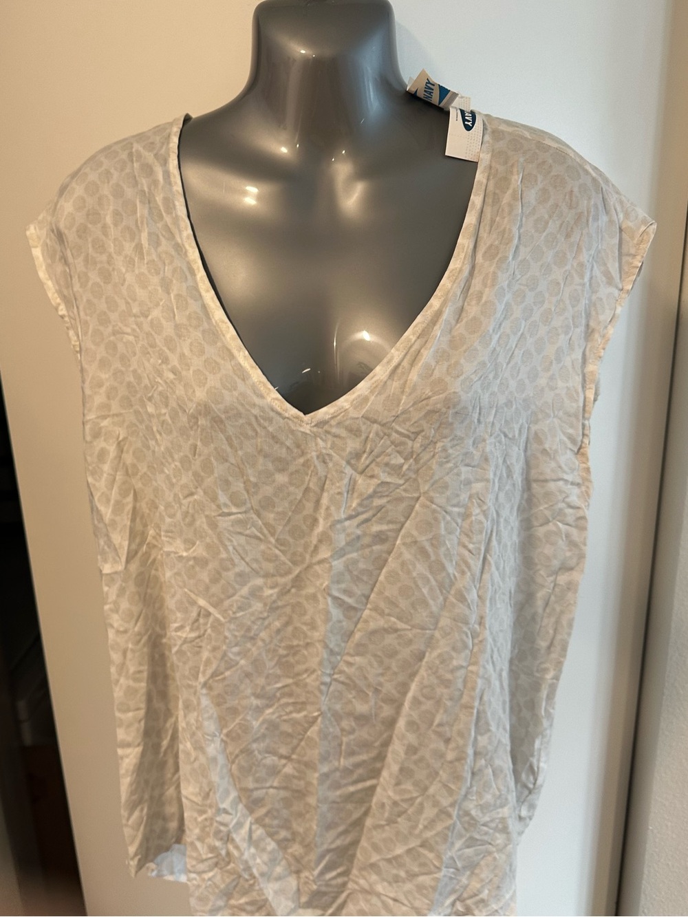 Old Navy NWT V-Neck Women's Top